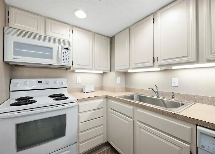 Sunny Oceanfront Century I 2 Bed/2 Bath With Indoor Pool! Ferienhaus