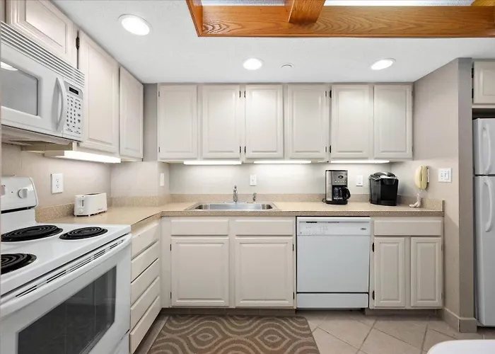 Sunny Oceanfront Century I 2 Bed/2 Bath With Indoor Pool! Ferienhaus