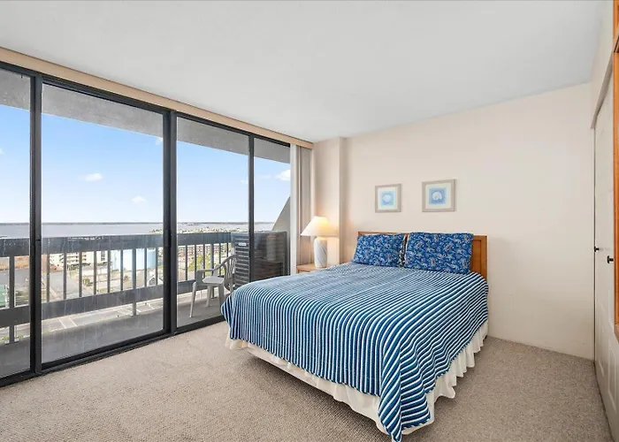 Sunny Oceanfront Century I 2 Bed/2 Bath With Indoor Pool! Ferienhaus