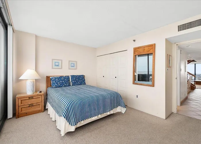Sunny Oceanfront Century I 2 Bed/2 Bath With Indoor Pool! *