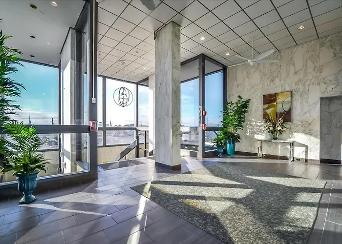 Sunny Oceanfront Century I 2 Bed/2 Bath With Indoor Pool! *