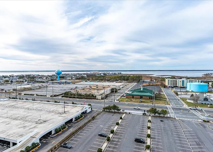 Sunny Oceanfront Century I 2 Bed/2 Bath With Indoor Pool! *