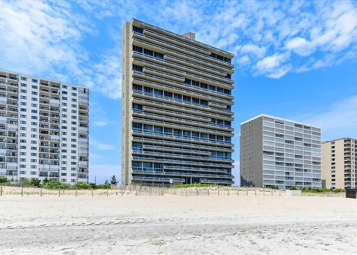 Sunny Oceanfront Century I 2 Bed/2 Bath With Indoor Pool! Ocean Stadt